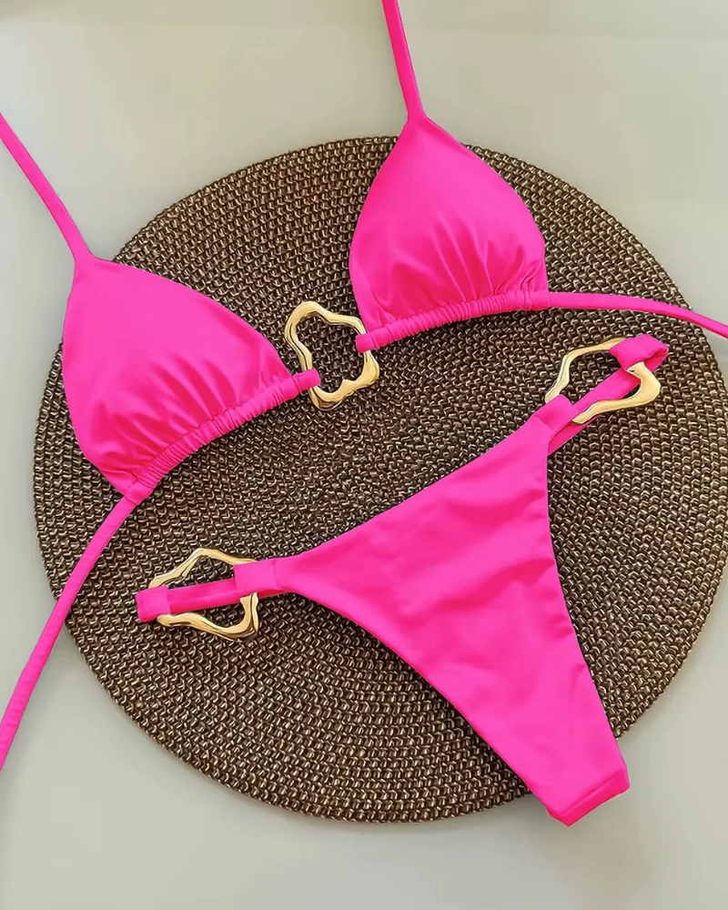Biquíni Selene Feminino – Fato de Banho com Detalhes Dourados Corte Elegante e Favorável para o Verão