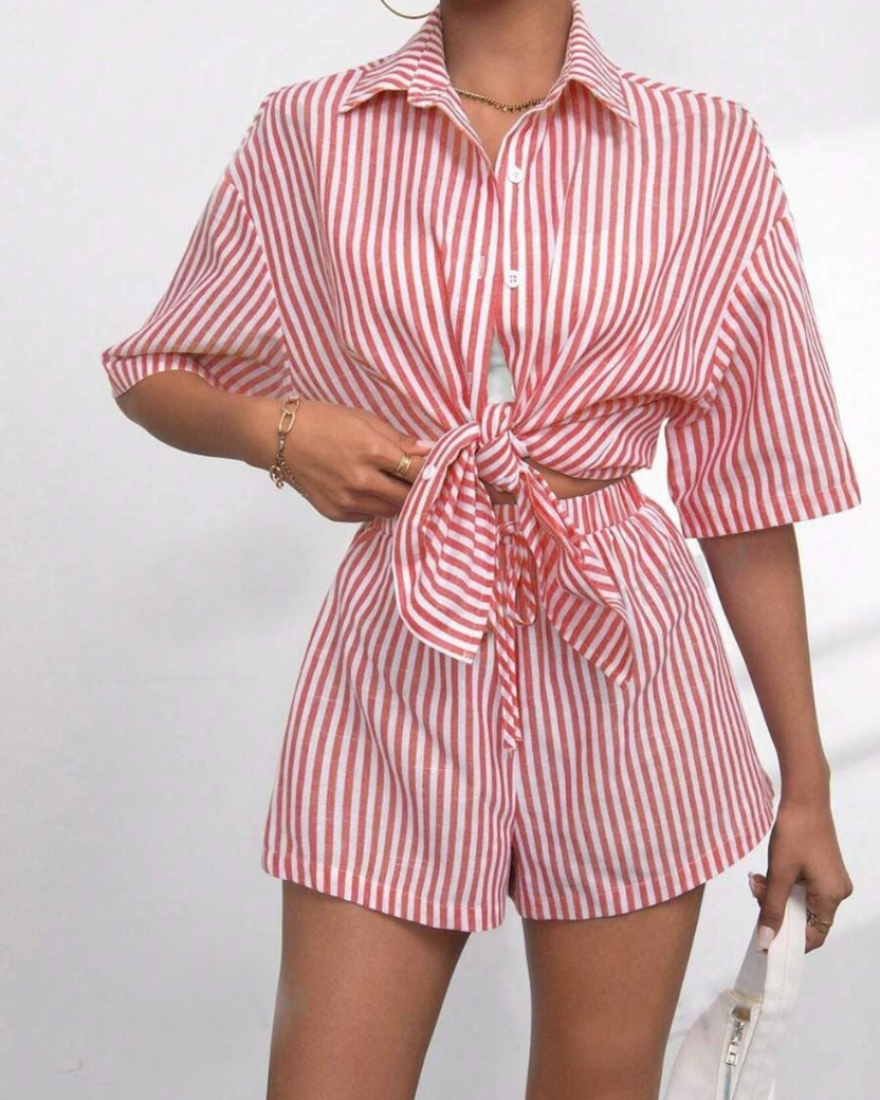 Completo Donna Goldie 2 Pezzi – Camicia a Righe con Colletto a Risvolto e Pantaloncini Estivi