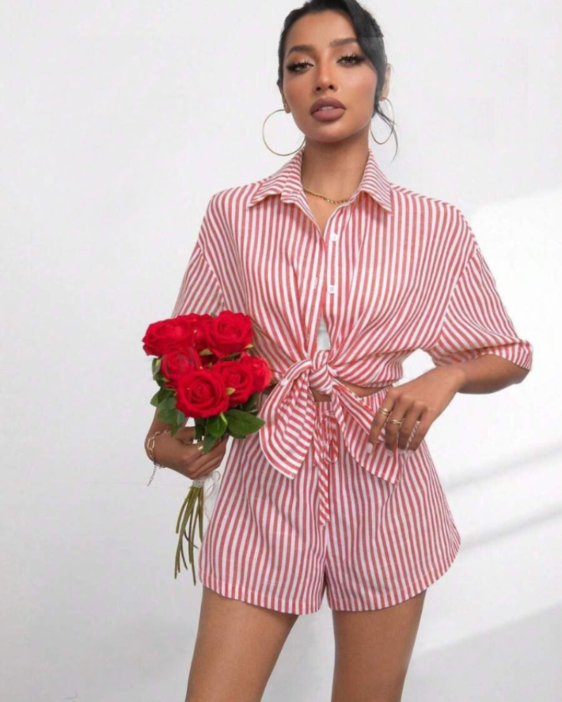 Completo Donna Goldie 2 Pezzi – Camicia a Righe con Colletto a Risvolto e Pantaloncini Estivi