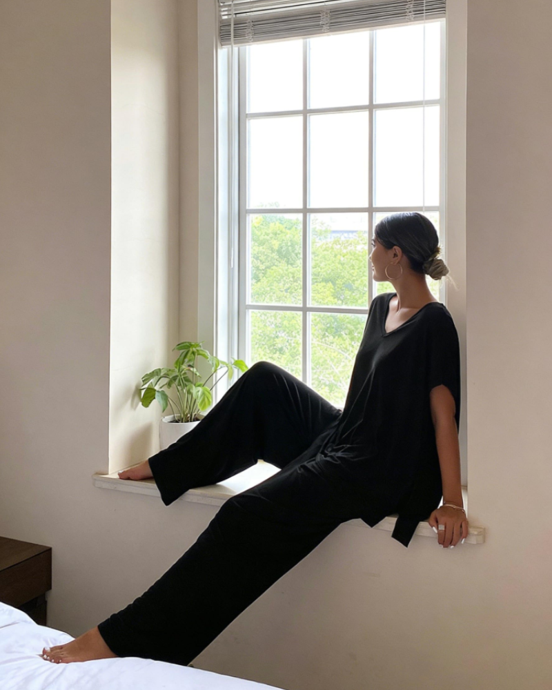 Completo Relax Donna 2 Pezzi – Maglia Collo a V & Pantaloni Larghi