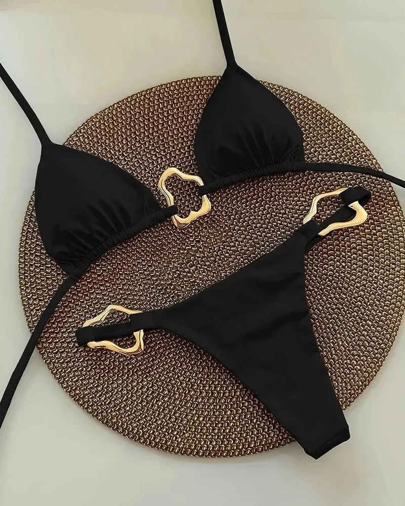 Biquíni Selene Feminino – Fato de Banho com Detalhes Dourados Corte Elegante e Favorável para o Verão
