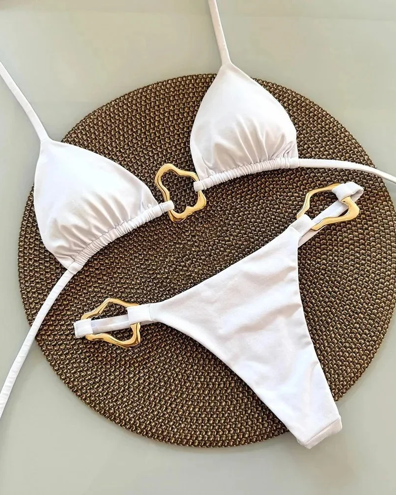 Biquíni Selene Feminino – Fato de Banho com Detalhes Dourados Corte Elegante e Favorável para o Verão