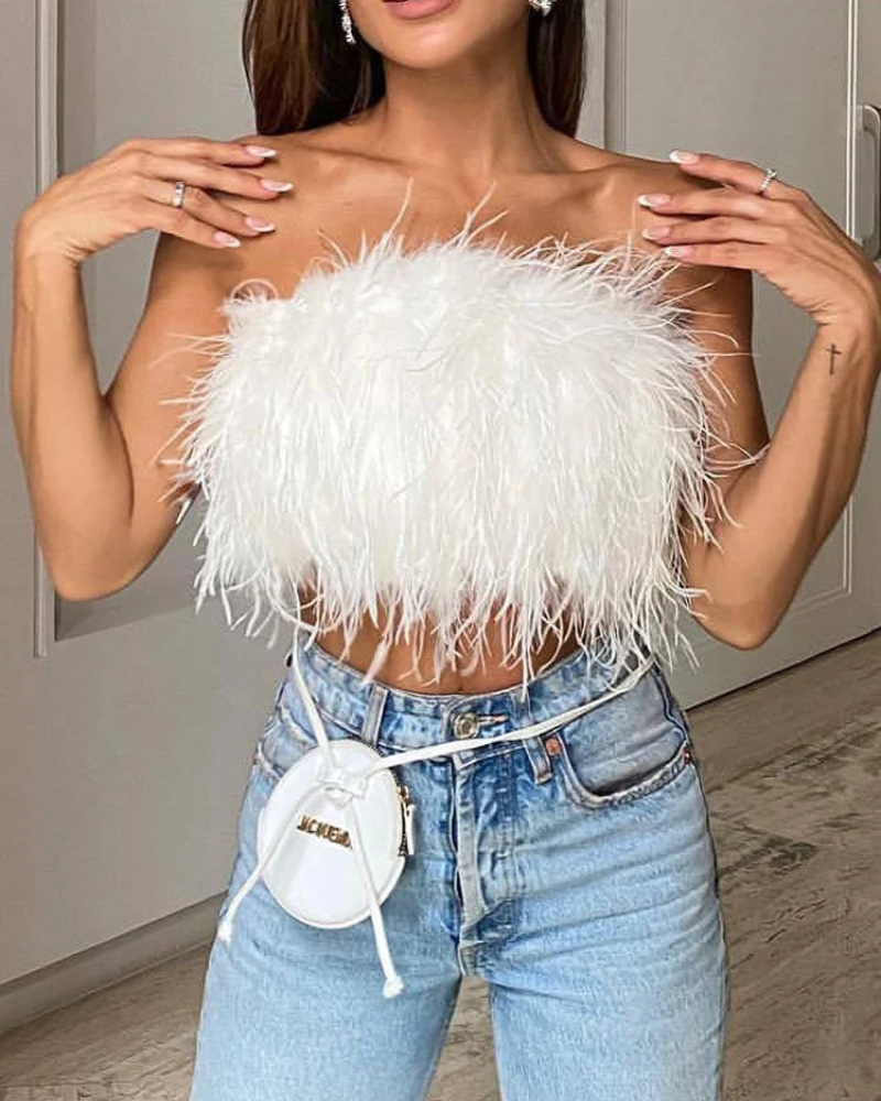 Calista női top – Pánt nélküli tollas bandeau top, elegáns szabás estélyekre