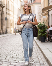 Fionna T-Shirt Femme en Coton – Haut Col Rond à Manches Courtes Élégant