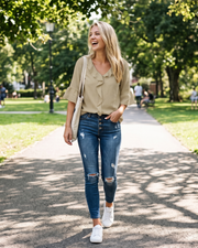 Luna Blouse Femme Été – Col V Volants Manches 3/4 Fluide
