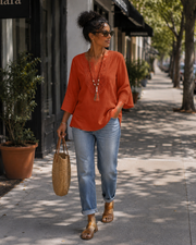 Blusa de senhora Coralie – 80% algodão, 20% linho, decote em V com renda, mangas 3/4 e corte amplo
