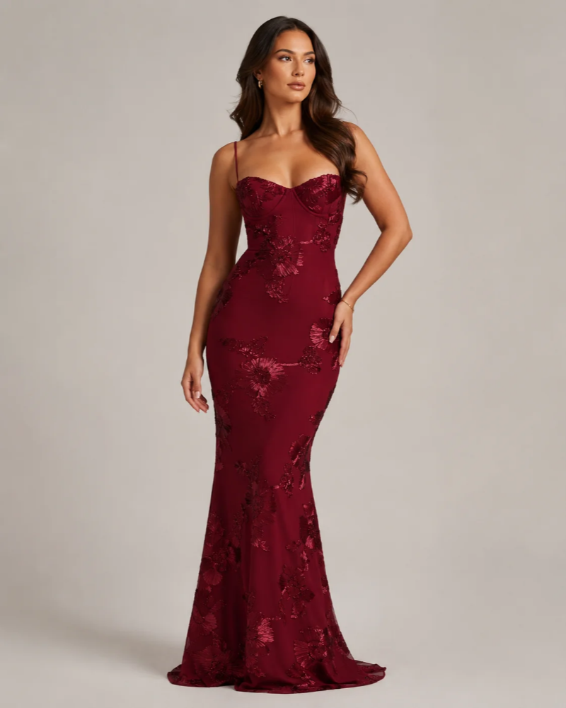Sukienka maxi Finley Robe Femme – długa błyszcząca sukienka z wiązanym na plecach dekoltem, cienkimi ramiączkami i dopasowanym krojem