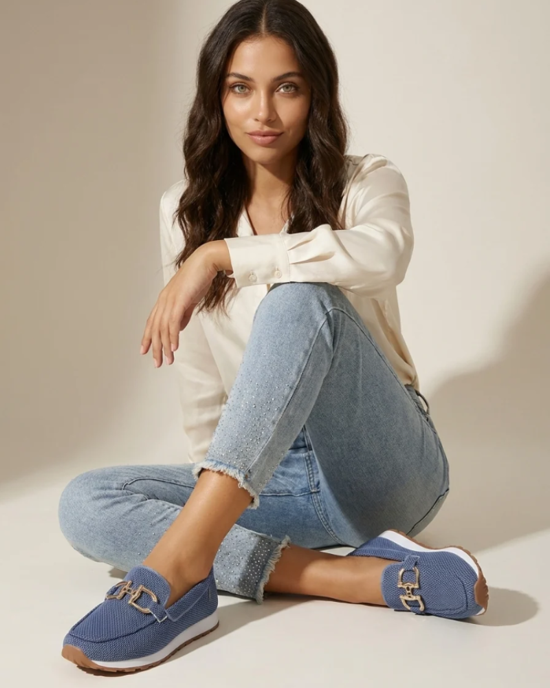 Dames Mocassins Yvette – Loafers van ademend mesh met metalen detail en instapmodel