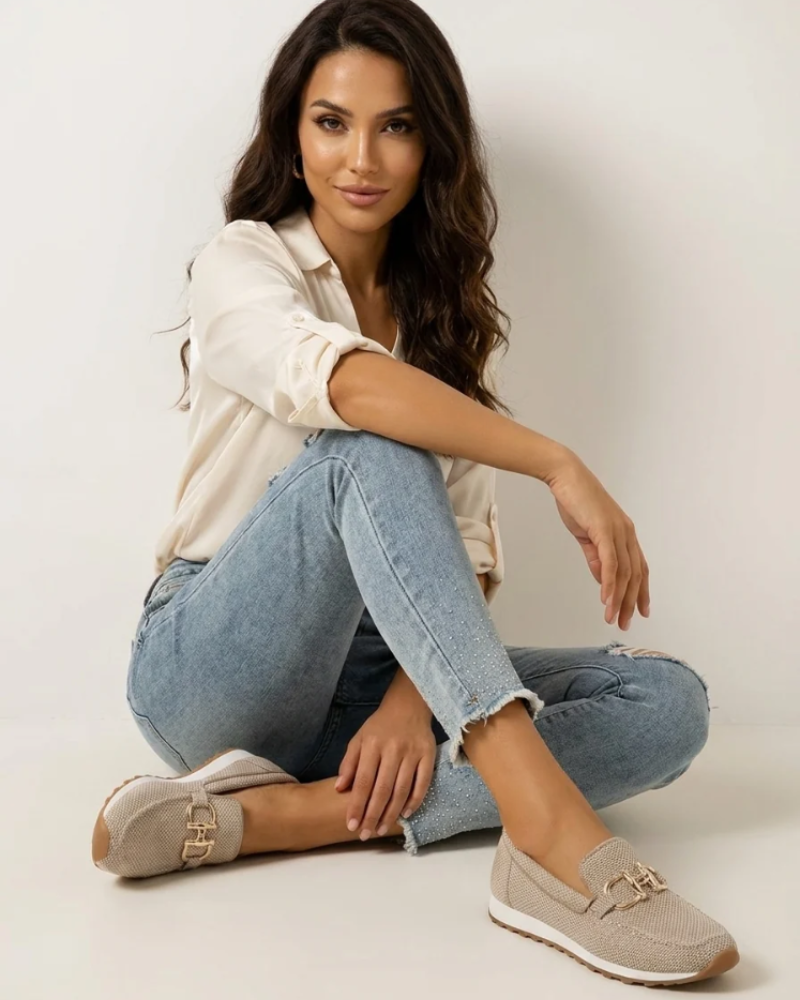 Dames Mocassins Yvette – Loafers van ademend mesh met metalen detail en instapmodel