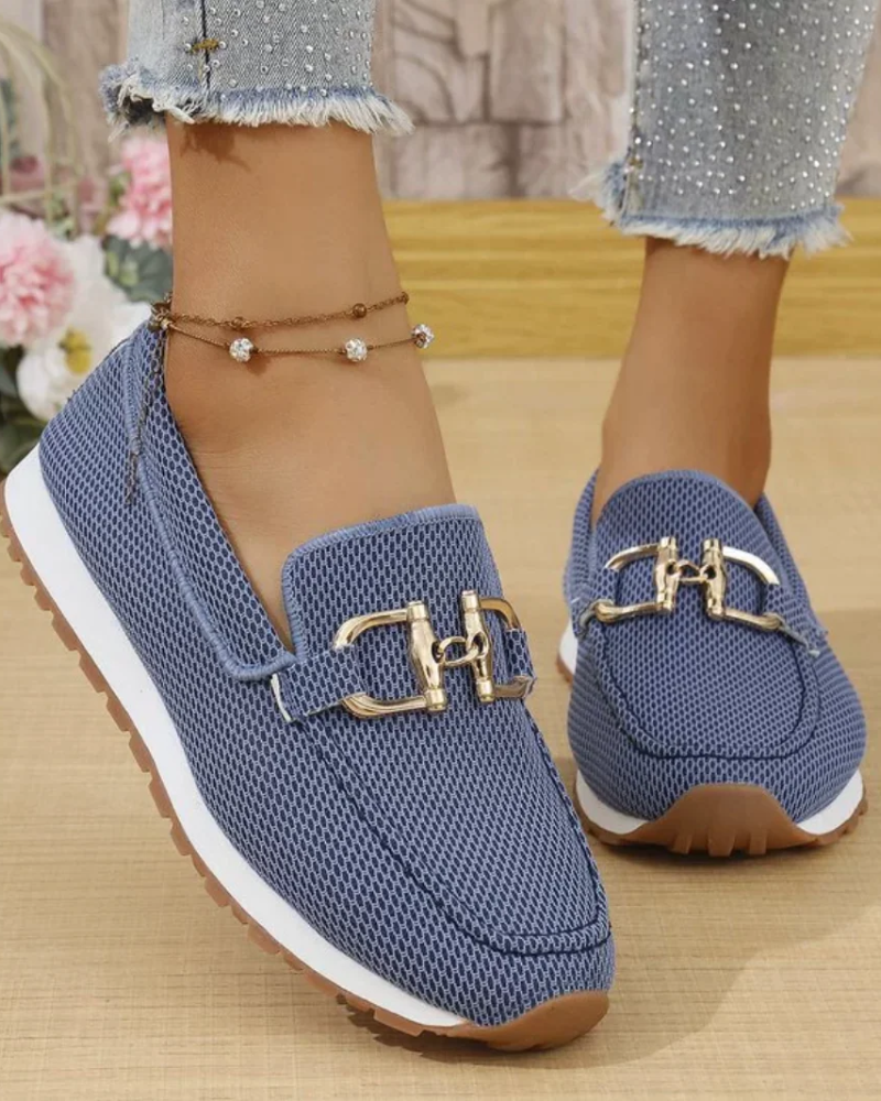 Dames Mocassins Yvette – Loafers van ademend mesh met metalen detail en instapmodel