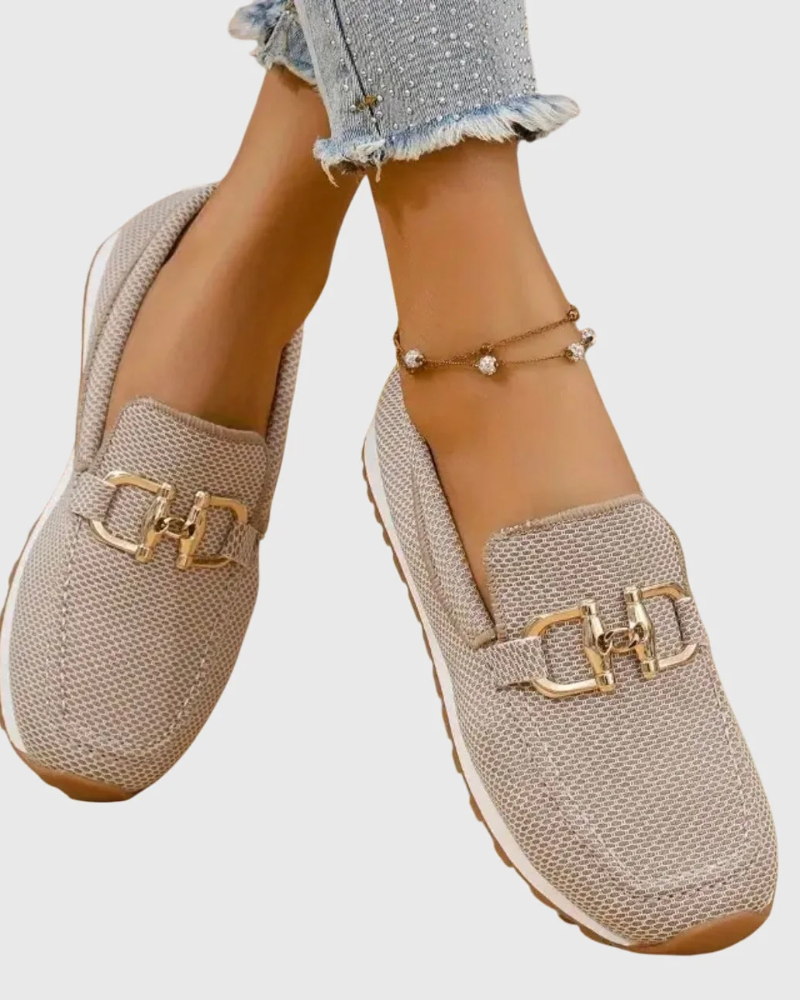 Dames Mocassins Yvette – Loafers van ademend mesh met metalen detail en instapmodel