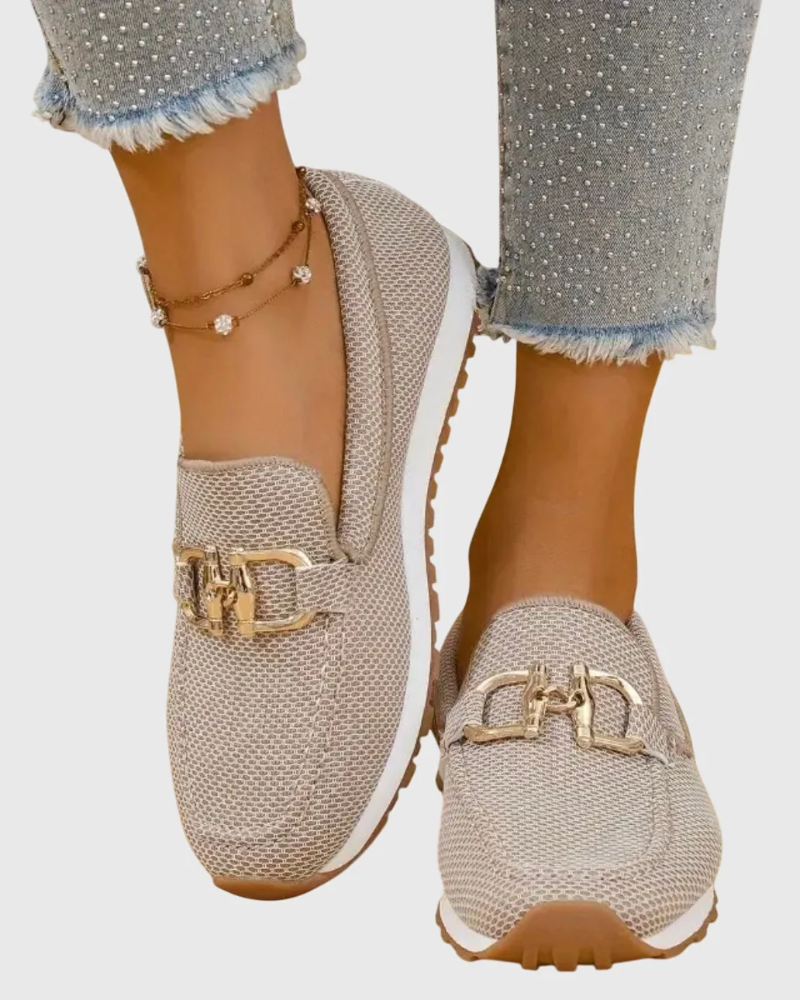 Dames Mocassins Yvette – Loafers van ademend mesh met metalen detail en instapmodel
