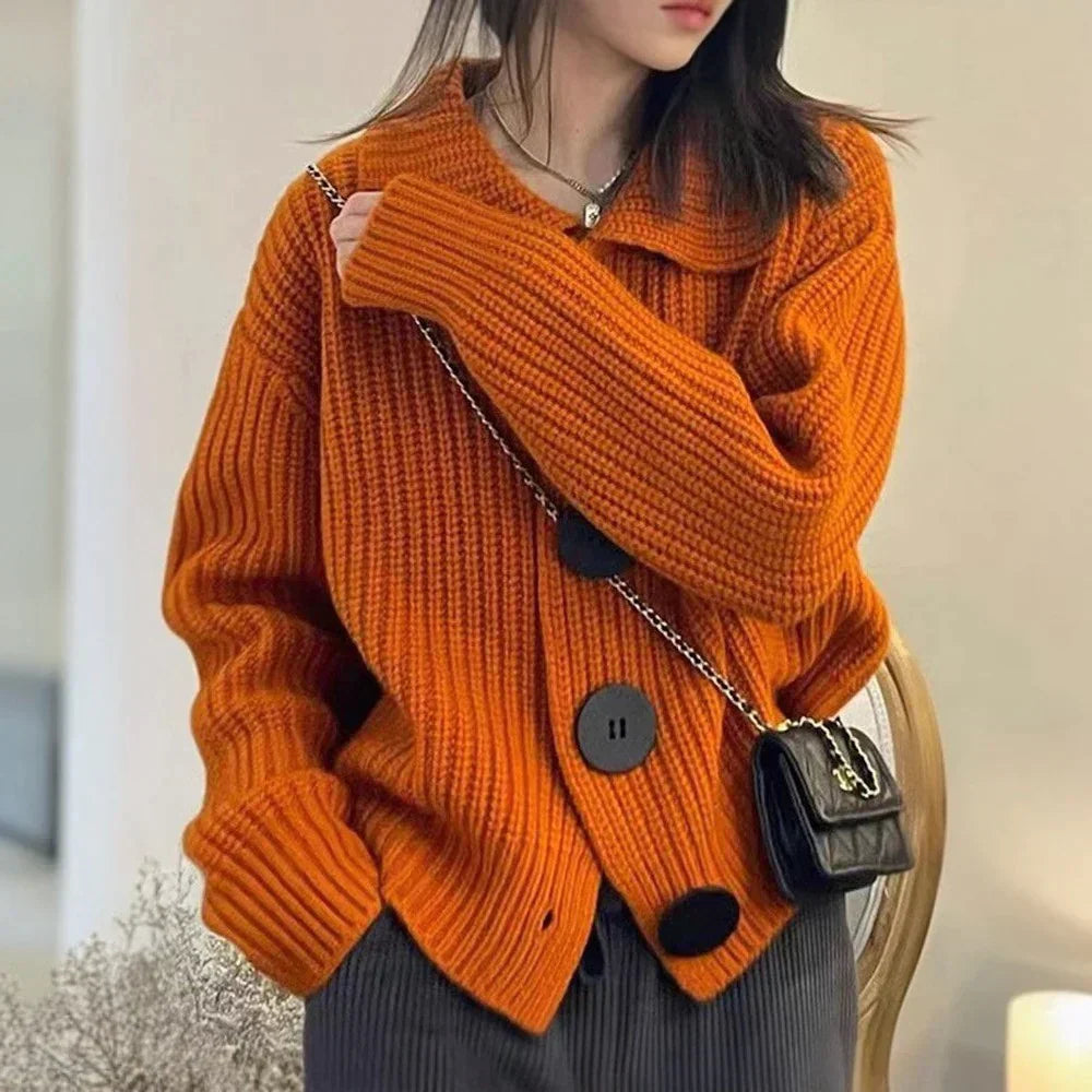 Amber Pull Dámský Oranžový Col Oversize – Žebrovaná Pletenina, Volný Střih & Kontrastní Knoflíky