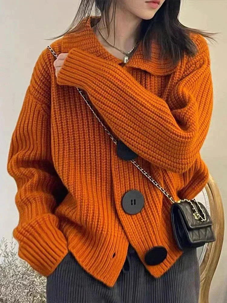 Amber Pull Dámský Oranžový Col Oversize – Žebrovaná Pletenina, Volný Střih & Kontrastní Knoflíky
