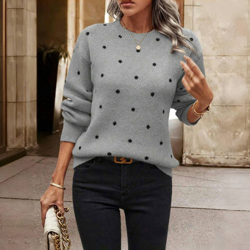 Aubrey Pull Femme – Měkký puntíkovaný svetr s pohodlným střihem a elegantním kulatým výstřihem
