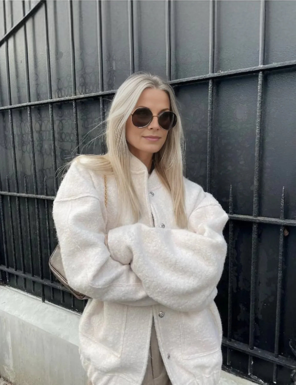 Norlyn Bomber Oversize Mulher – Casaco na Moda com Gola Alta, Fecho Oculto e Corte Largo