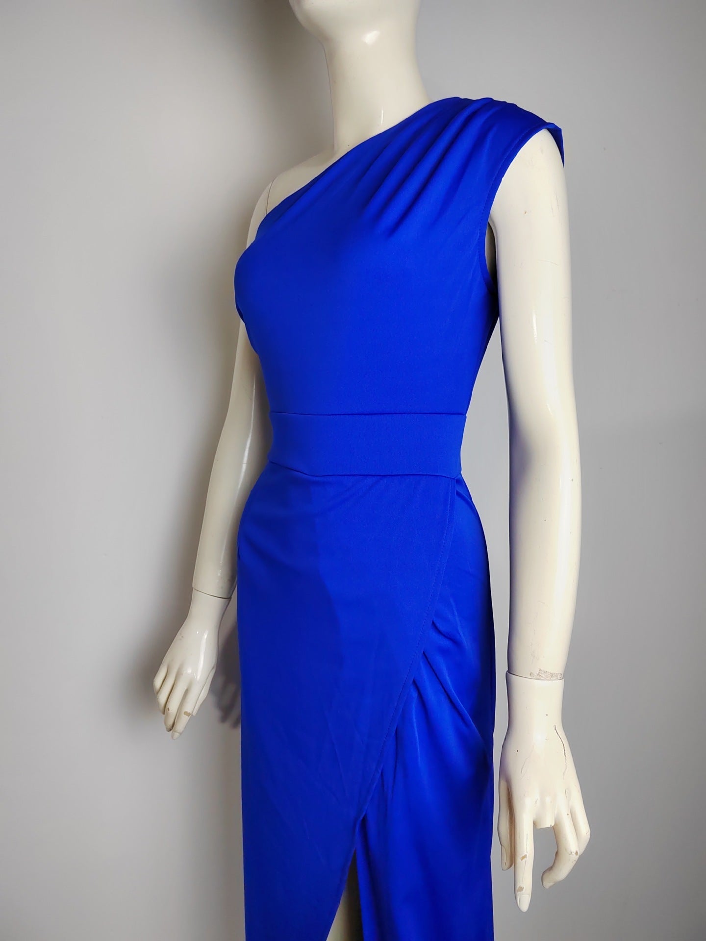 Clarissa večerní šaty pro ženy - jedno rameno, asymetrický výstřih, vysoký rozparek - elegantní a přiléhavé šaty pro formální události