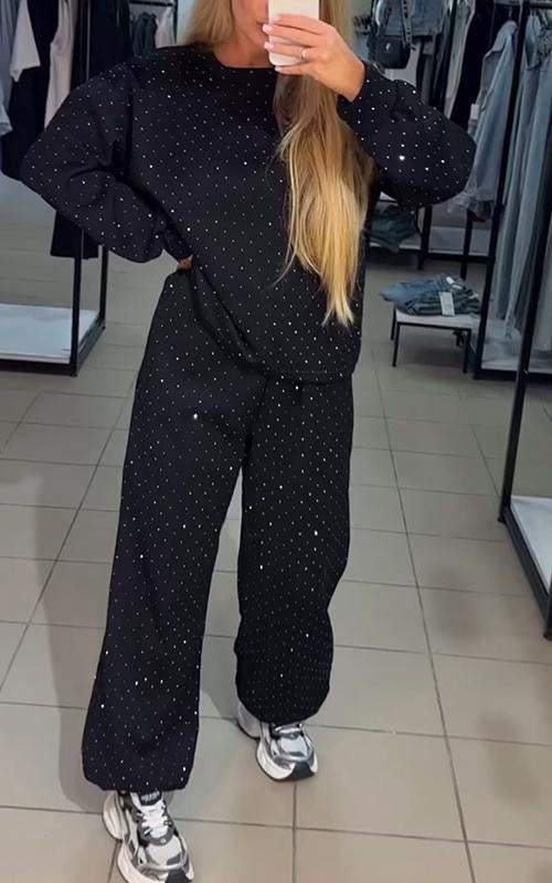 Aria Ensemble Loungewear pentru femei – Ținută confortabilă cu detalii strasuri și croială relaxată