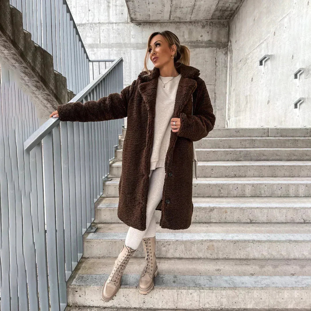 Ellen Manteau Teddy Dlhý Dámsky – Teplá Béžová Bunda s Elegantným Strihom a Mäkkým Komfortom