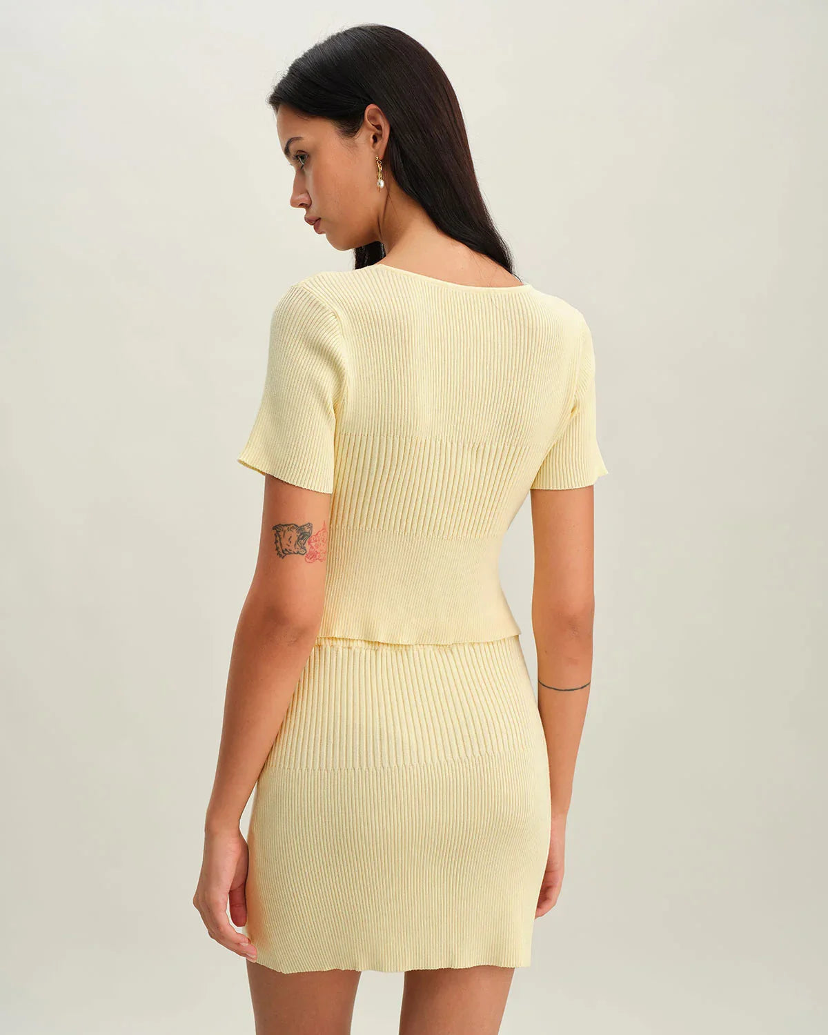Elodie Jupe Mini Femme – Jupe Beige Maille Taille Élastique Coupe Ajustée Élégante