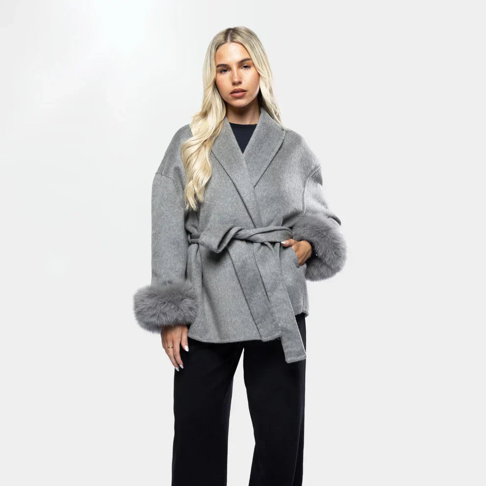 Livia Casaco Luxo Mulher – Casaco de Inverno Elegante com Mangas em Pelo Sintético & Cinto