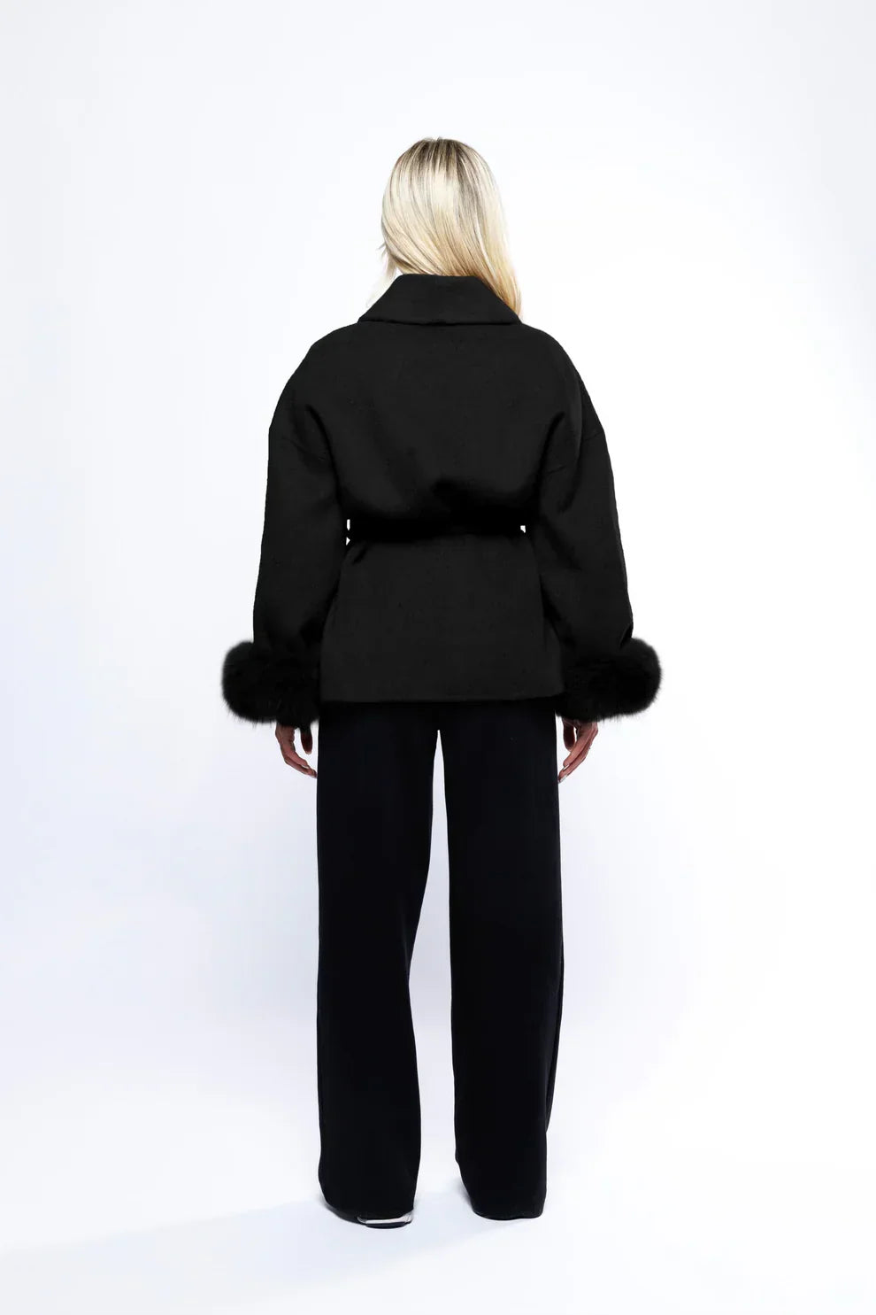 Livia Casaco Luxo Mulher – Casaco de Inverno Elegante com Mangas em Pelo Sintético & Cinto