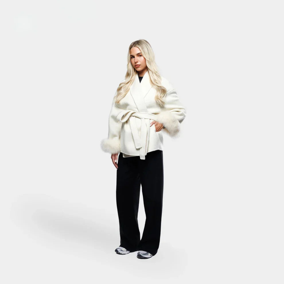 Livia Casaco Luxo Mulher – Casaco de Inverno Elegante com Mangas em Pelo Sintético & Cinto