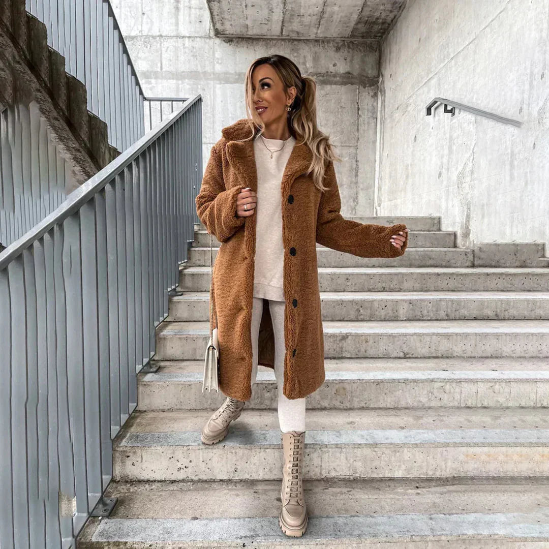 Ellen Manteau Teddy Dlhý Dámsky – Teplá Béžová Bunda s Elegantným Strihom a Mäkkým Komfortom