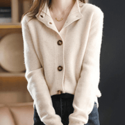Marcy Cardigã para Mulher – Malha Macia com Gola, Botões Elegantes e Corte Confortável