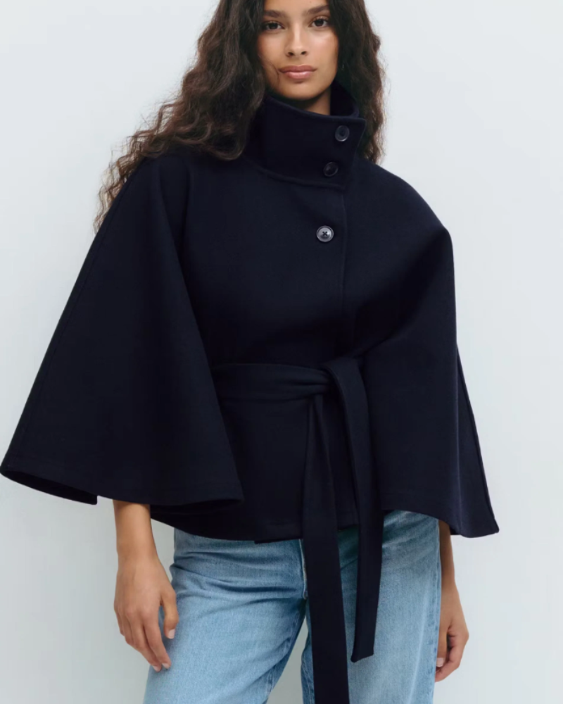 Płaszcz Madison Manteau Cape damski – elegancki, wielofunkcyjny płaszcz z paskiem, stójką i guzikami
