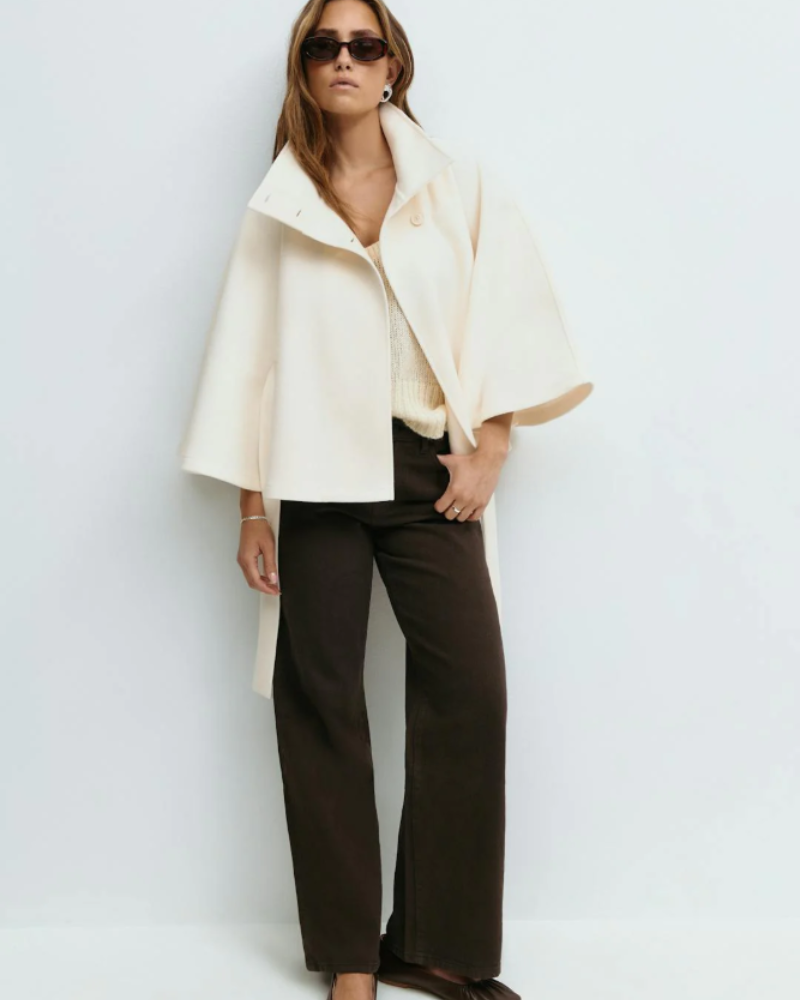 Płaszcz Madison Manteau Cape damski – elegancki, wielofunkcyjny płaszcz z paskiem, stójką i guzikami