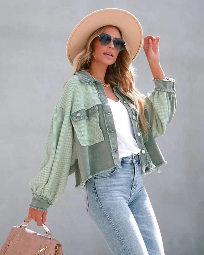 Brynn kratka ženska traper jakna – traperice s izrezanim rubom, uski kroj, casual chic stil